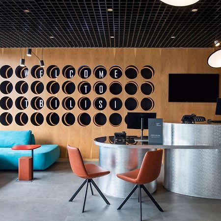 ホテル Ibis Tbilisi Airport エクステリア 写真