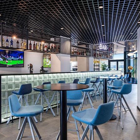 ホテル Ibis Tbilisi Airport エクステリア 写真